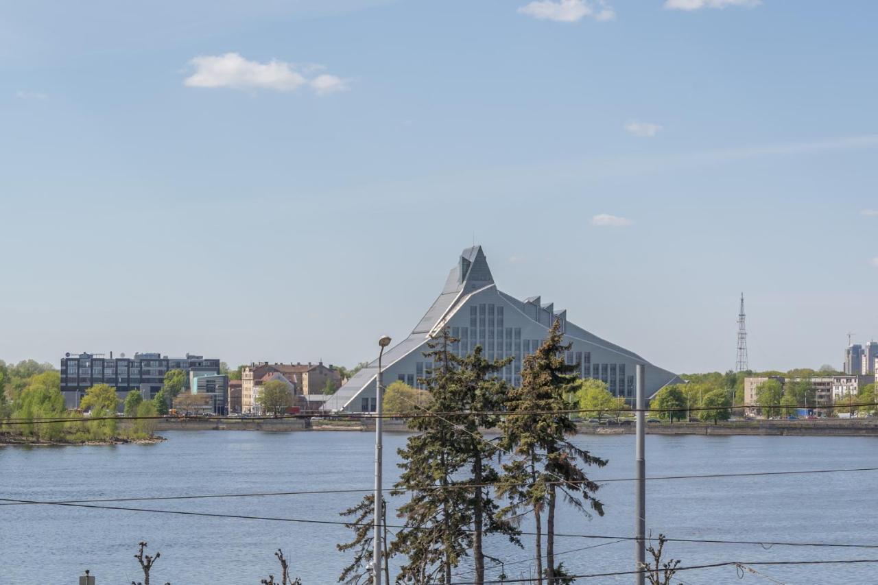 Cosy Studio With River View リガ エクステリア 写真